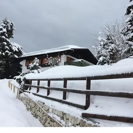 Casa Nel Bosco בקתה